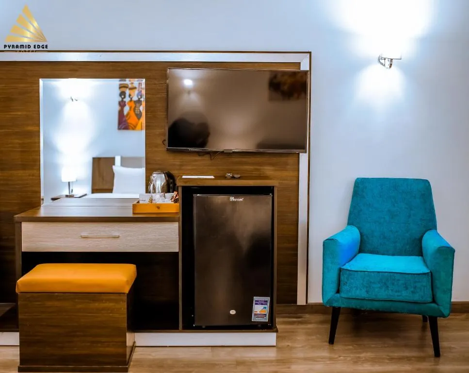 Deluxe Double Room Pyramids View